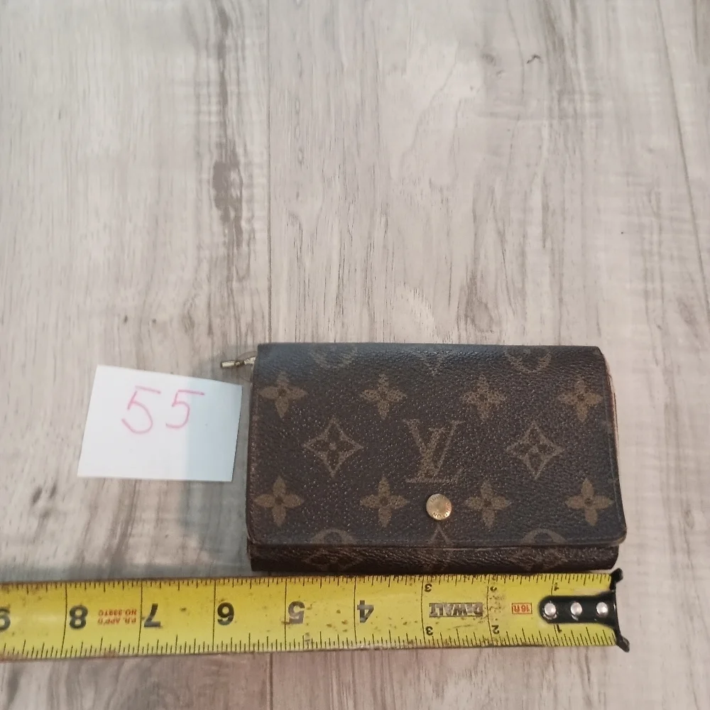 Louis Vuitton Monogram Tresor Wallet